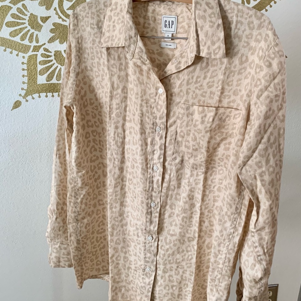 GAP linen loose fitting leopard print shirt size S
